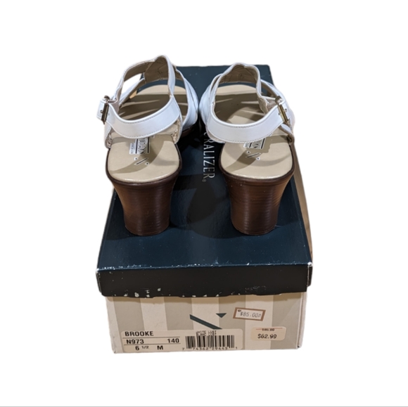 Naturalizer Sandals - Picture 5 of 9